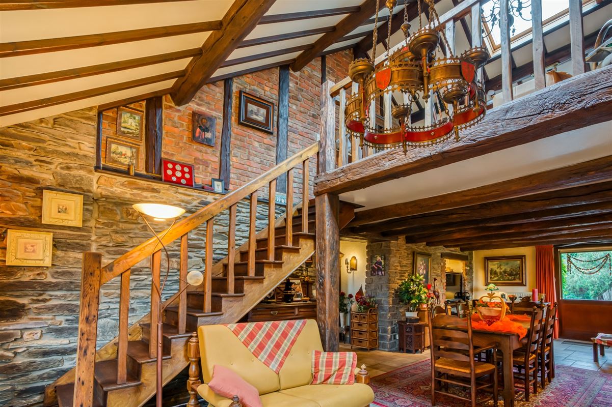 Fermette authentique avec grand terrain sur 33a 40ca.