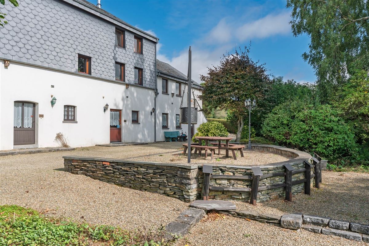 Fermette authentique avec grand terrain sur 33a 40ca.