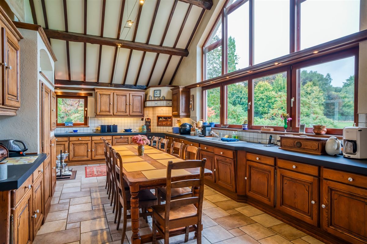 Fermette authentique avec grand terrain sur 33a 40ca.