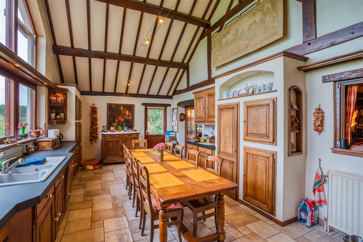 Fermette authentique avec grand terrain sur 33a 40ca.