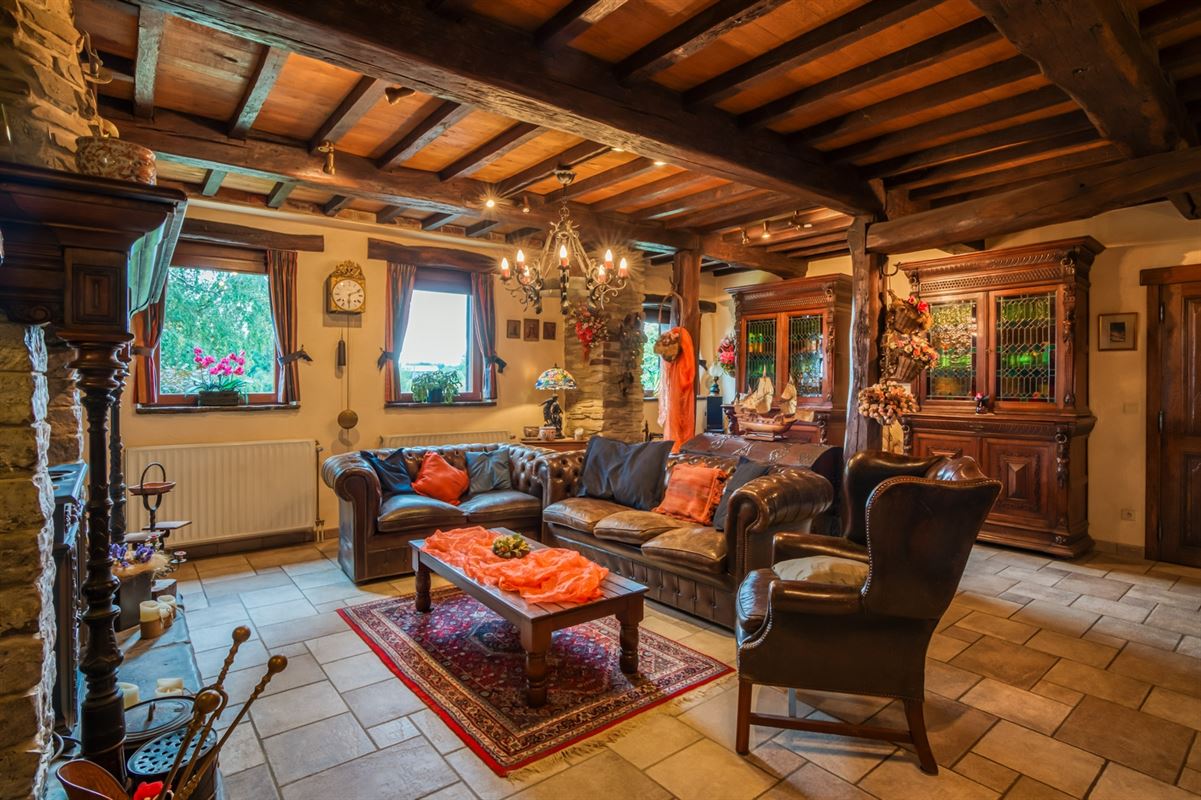 Fermette authentique avec grand terrain sur 33a 40ca.