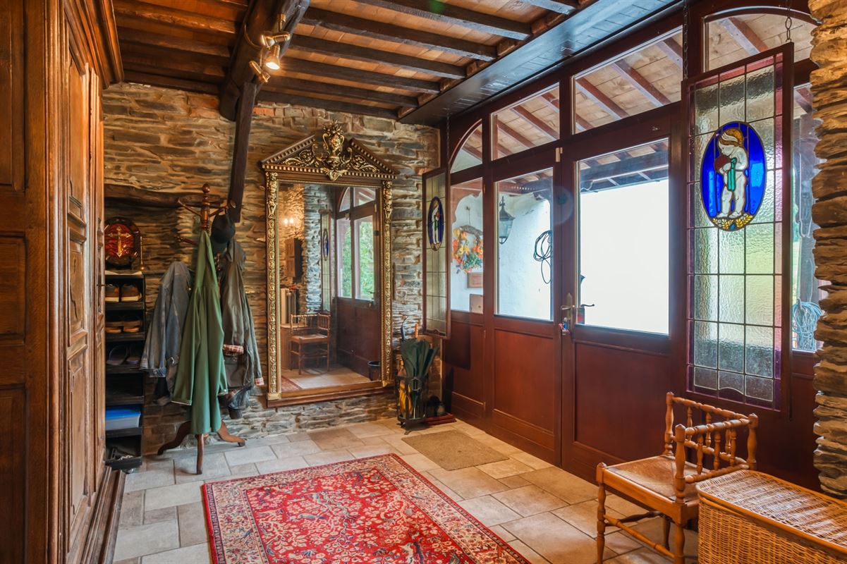 Fermette authentique avec grand terrain sur 33a 40ca.