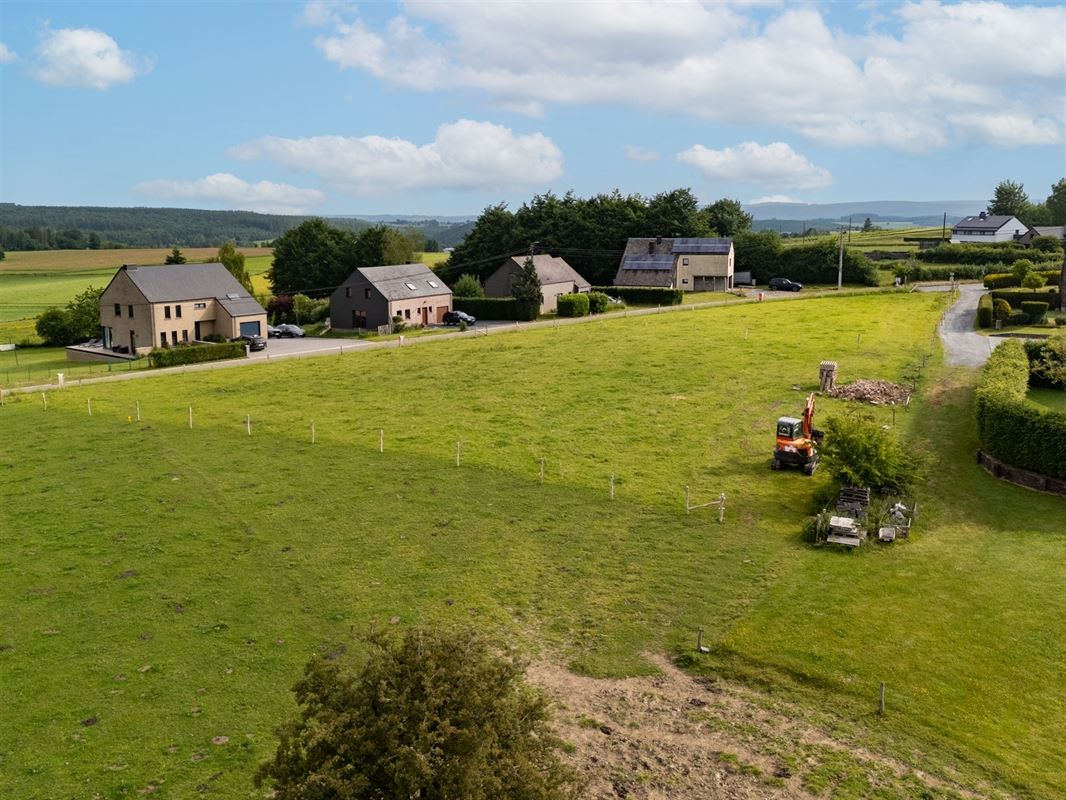 Terrain de 18a 39ca, hors lotissement, 35m à route