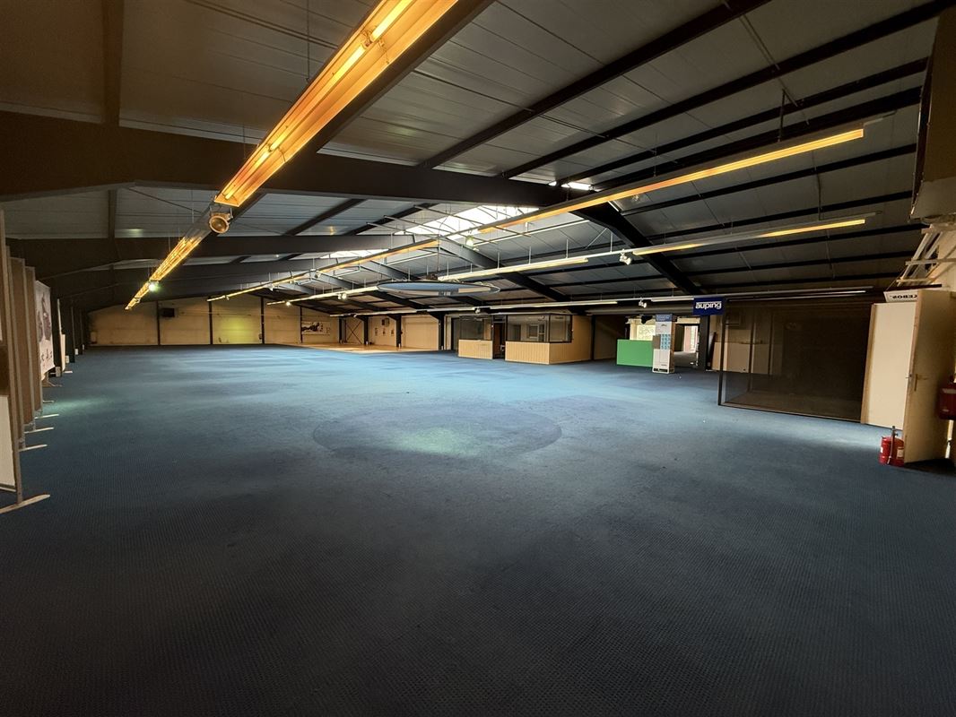 Entrepôt de +- 1100m² idéalement situé