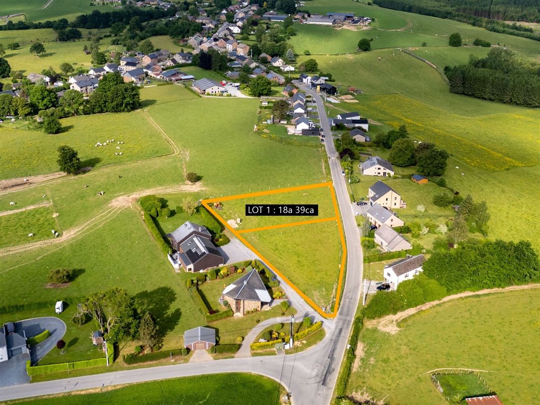 Terrain de 18a 39ca, hors lotissement, 35m à route