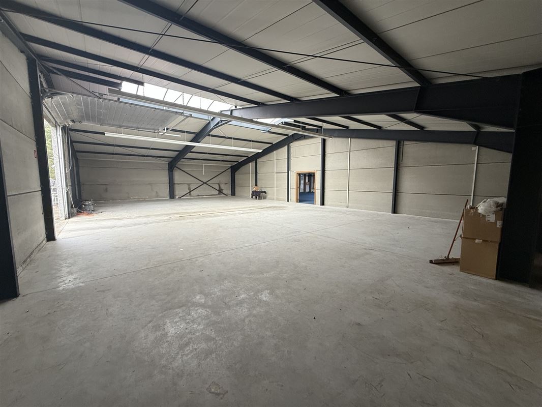 Entrepôt de +- 1100m² idéalement situé
