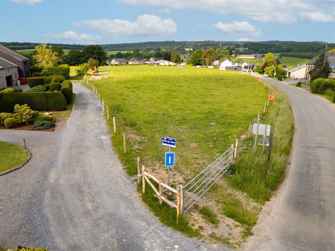 Terrain de 18a 39ca, hors lotissement, 35m à route