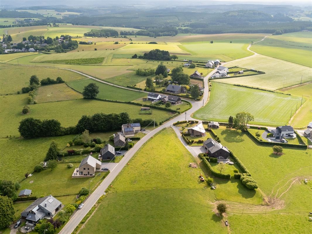 Terrain de 18a 39ca, hors lotissement, 35m à route