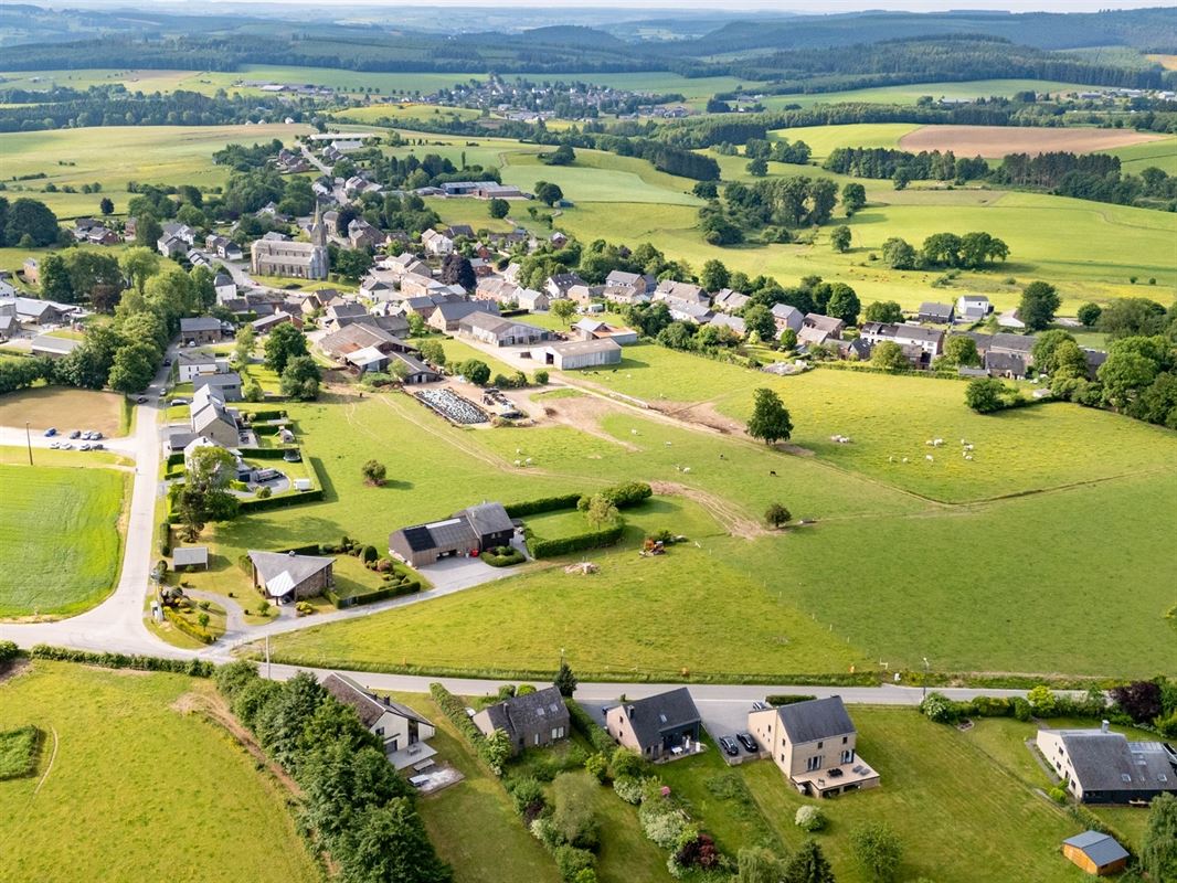 Terrain de 18a 39ca, hors lotissement, 35m à route