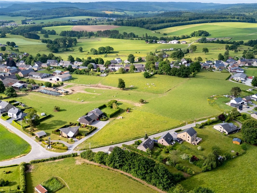 Terrain de 18a 39ca, hors lotissement, 35m à route