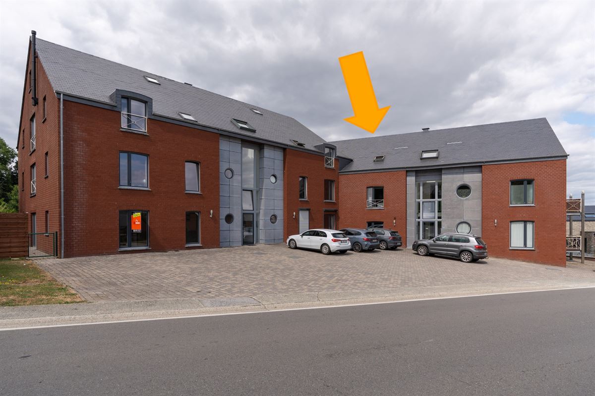 Appartement de type duplex 3ch. avec grand balcon, grande cave et garage