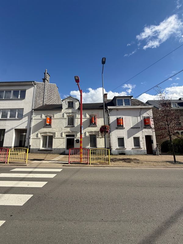 Ensemble immobilier, 2 maisons sur 07a 91ca avec accès arrière