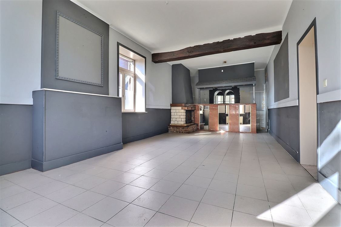 Local commercial à Bois-de-Villers (0 chambre)