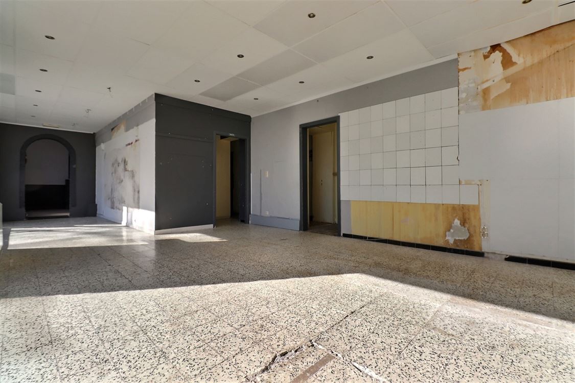 Local commercial à Bois-de-Villers (0 chambre)