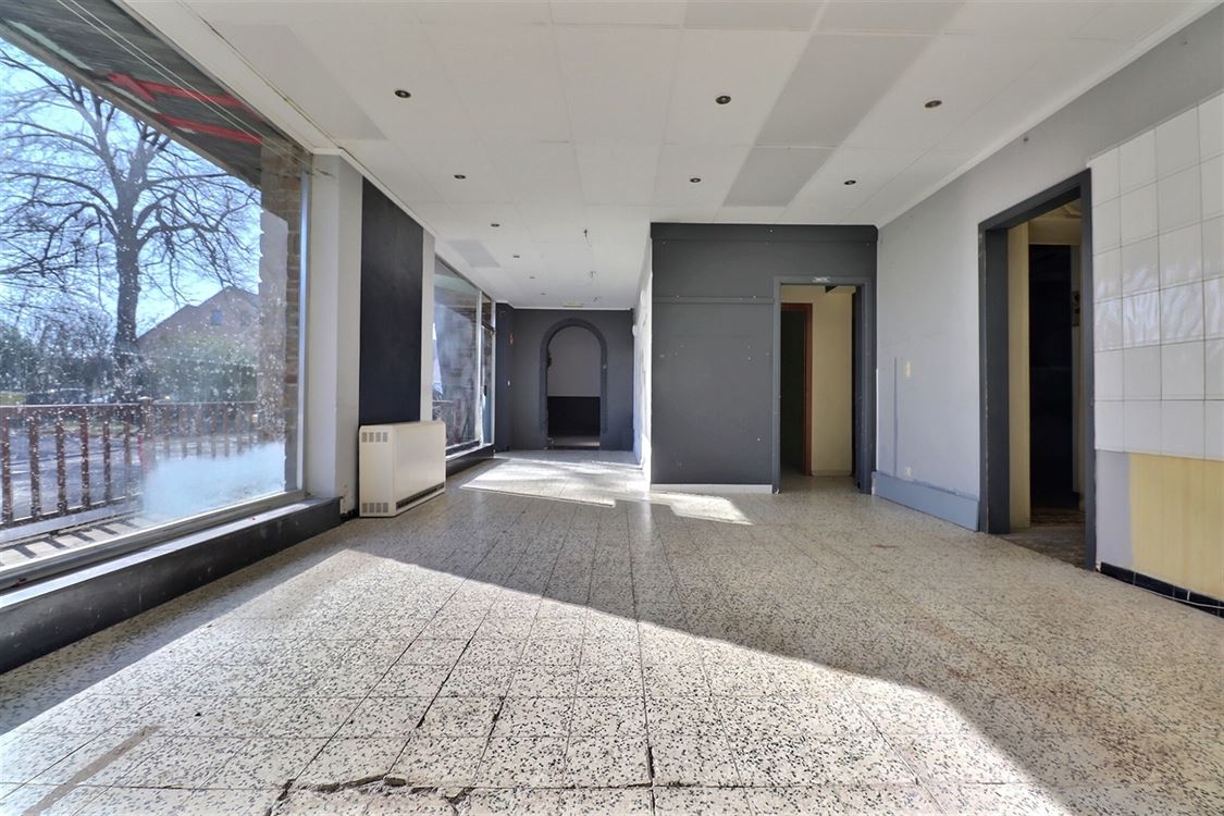 Local commercial à Bois-de-Villers (0 chambre)