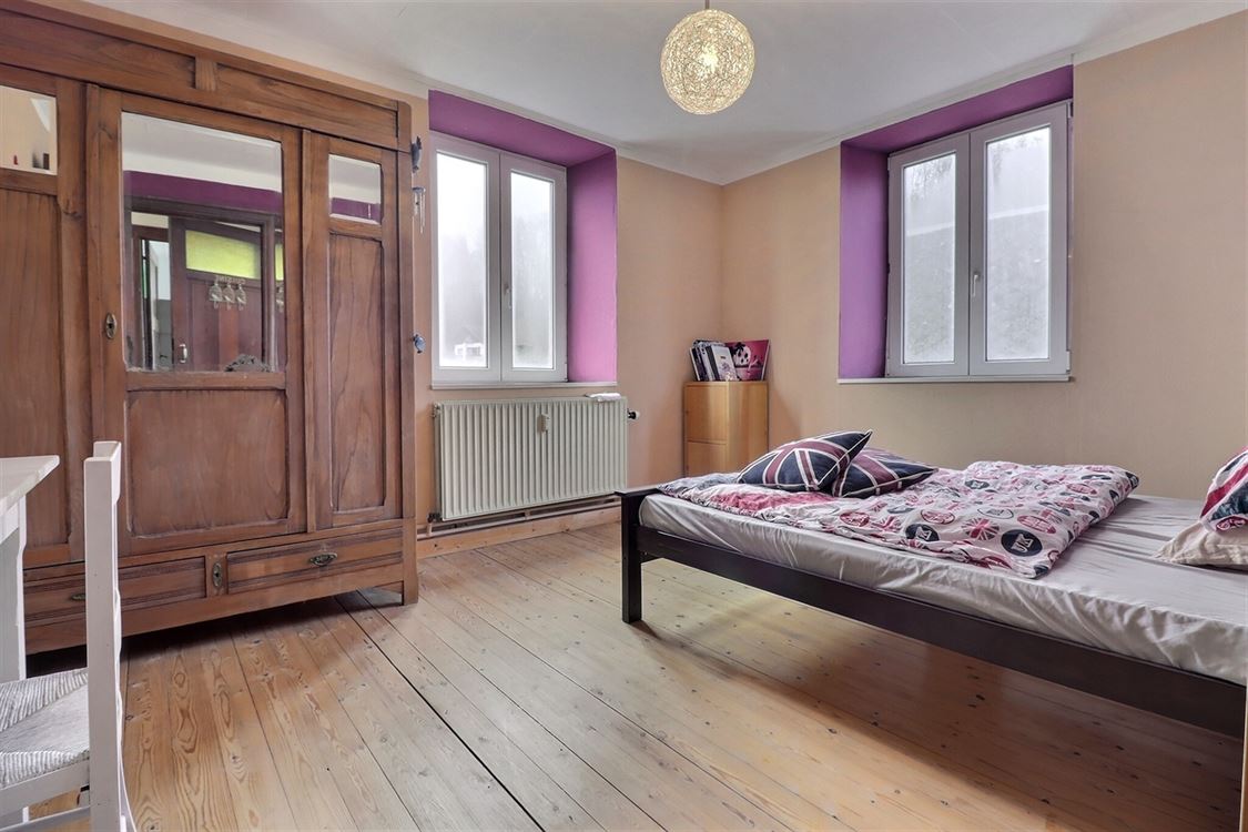 Villa/maison/ferme à ANNEVOIE-ROUILLON (18 chambres)