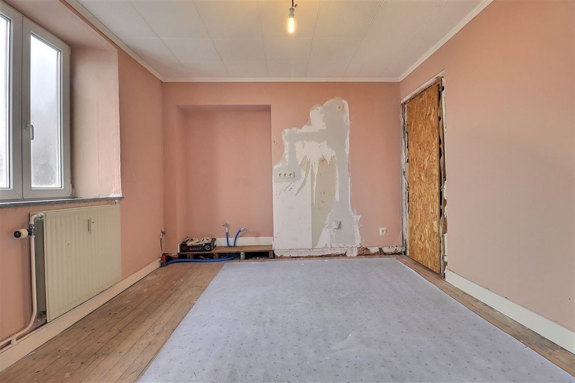 Villa/maison/ferme à ANNEVOIE-ROUILLON (18 chambres)