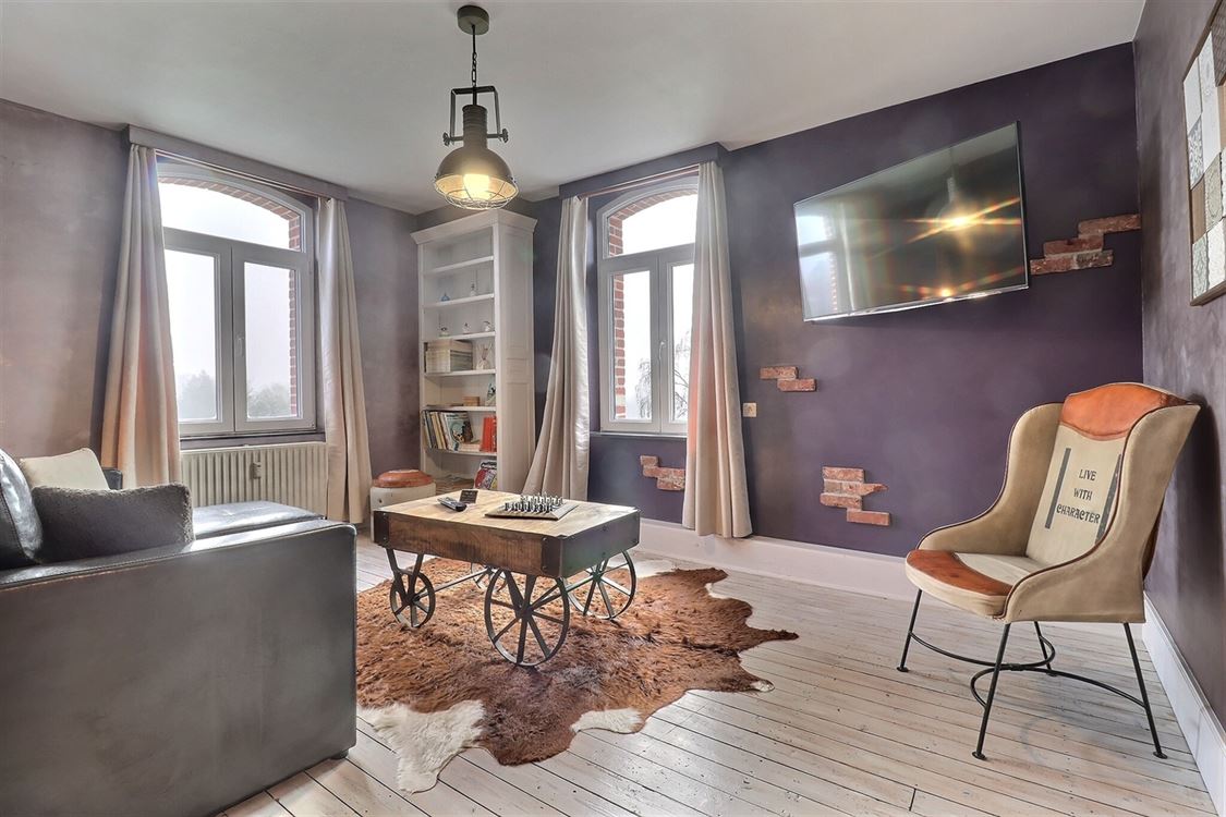 Villa/maison/ferme à ANNEVOIE-ROUILLON (18 chambres)