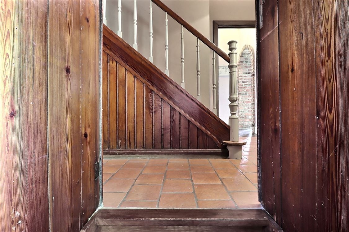 Villa/maison/ferme à ANNEVOIE-ROUILLON (18 chambres)