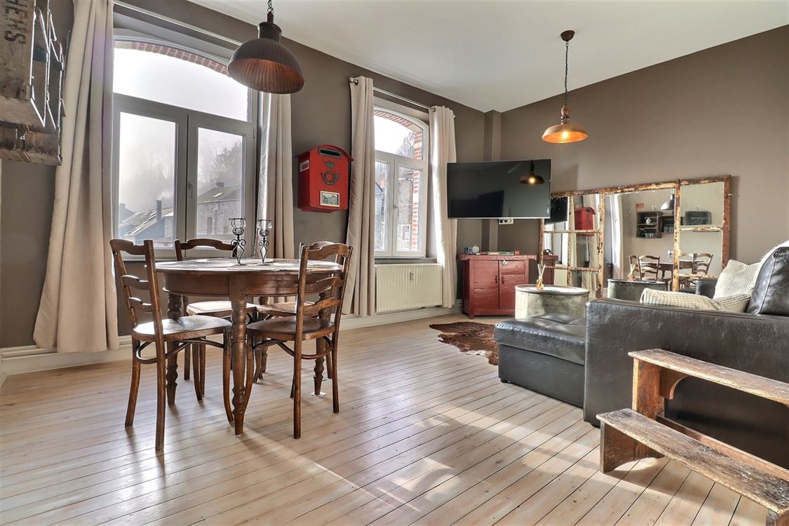 Villa/maison/ferme à ANNEVOIE-ROUILLON (18 chambres)