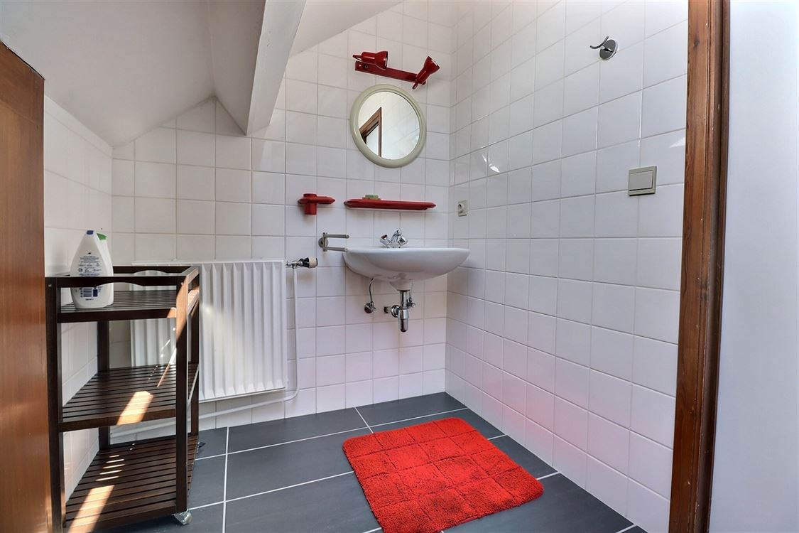 Villa/maison/ferme à BOUGE (5 chambres)