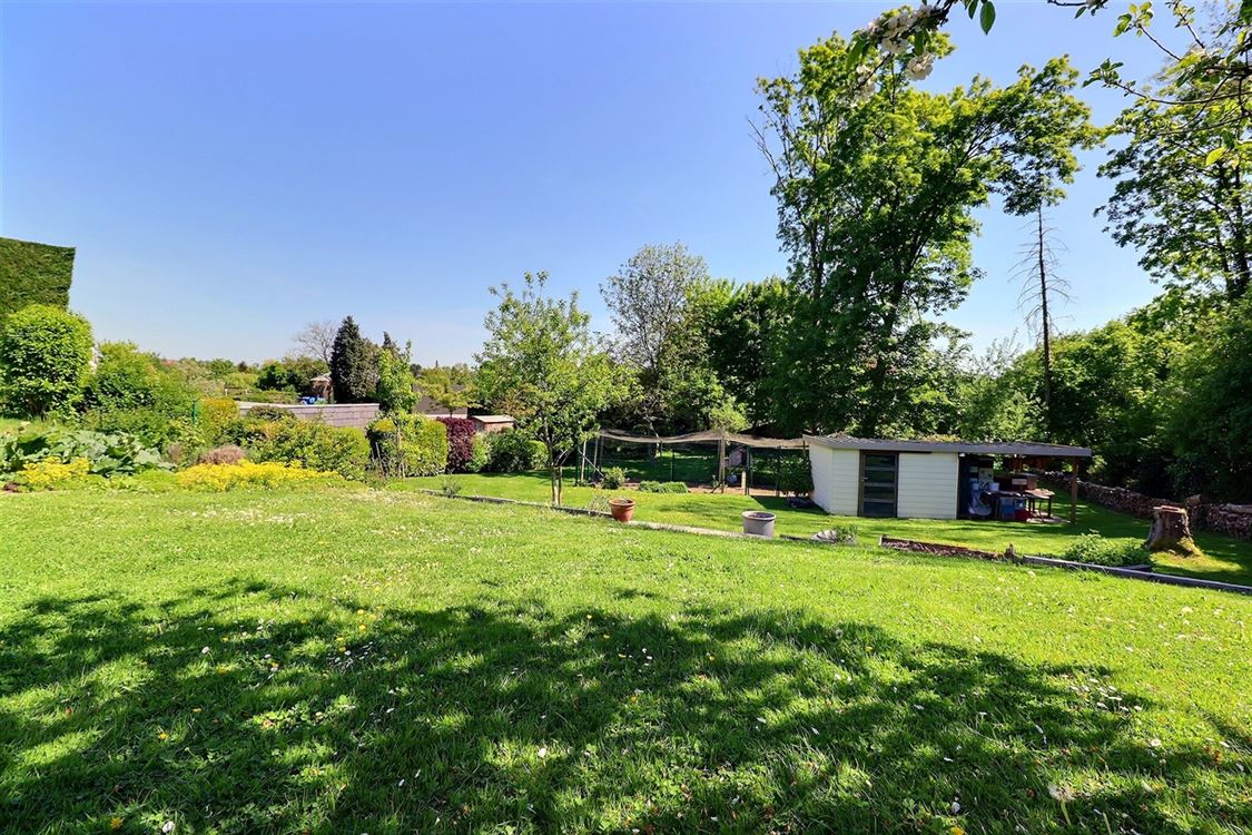 Villa/maison/ferme à BOUGE (5 chambres)