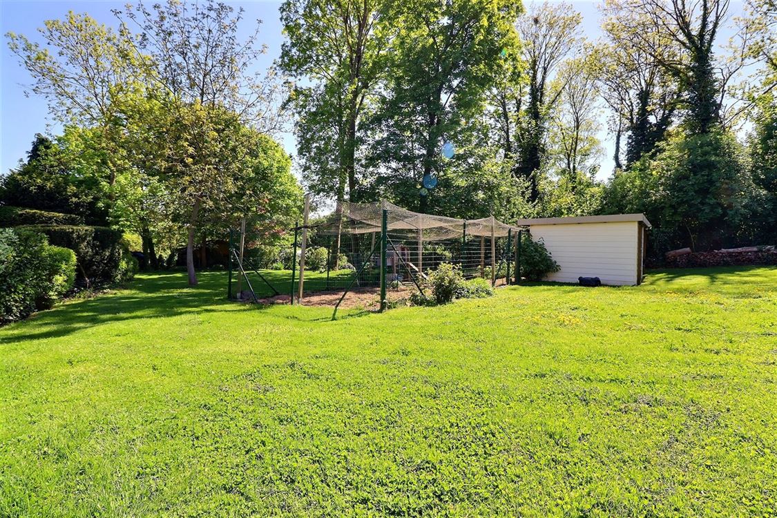 Villa/maison/ferme à BOUGE (5 chambres)