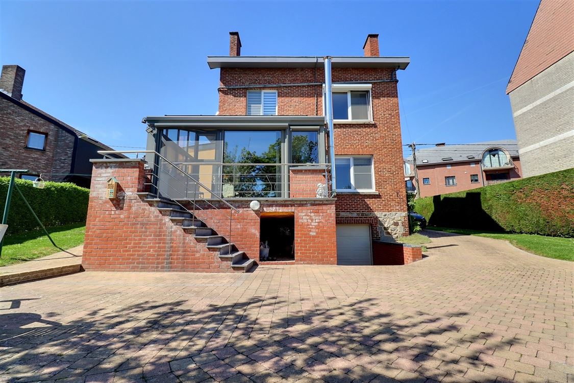 Villa/maison/ferme à BOUGE (5 chambres)