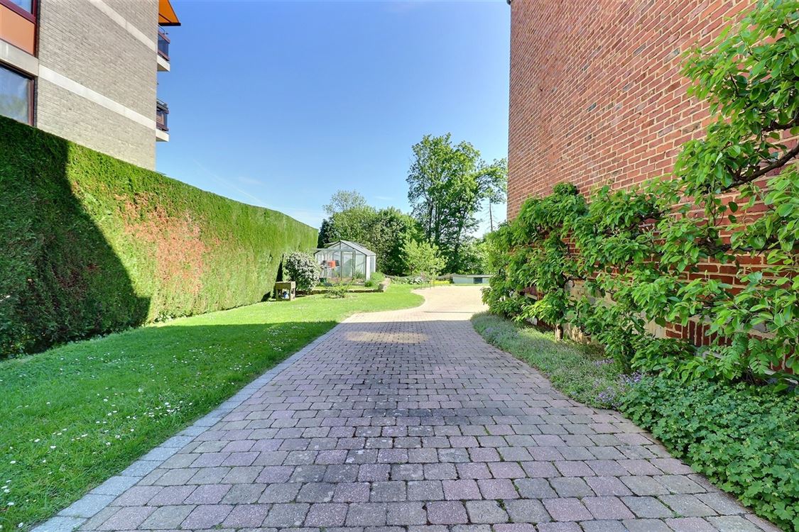 Villa/maison/ferme à BOUGE (5 chambres)