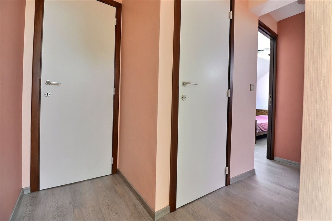 Villa/maison/ferme à BOUGE (5 chambres)