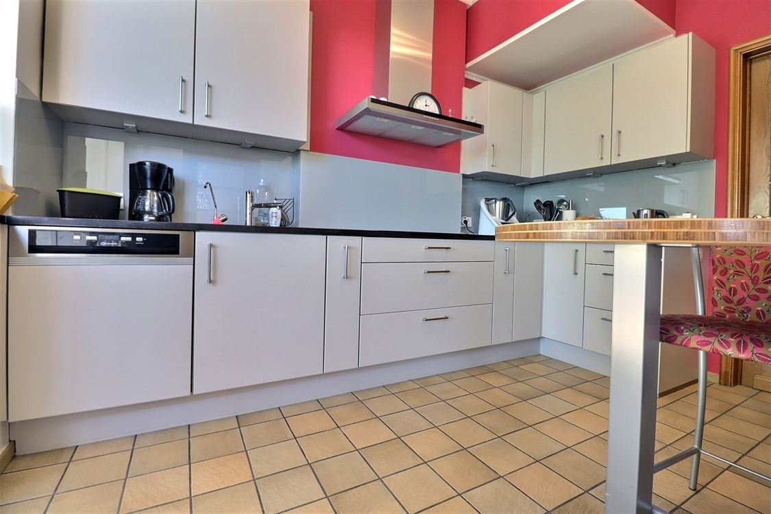 Villa/maison/ferme à BOUGE (5 chambres)