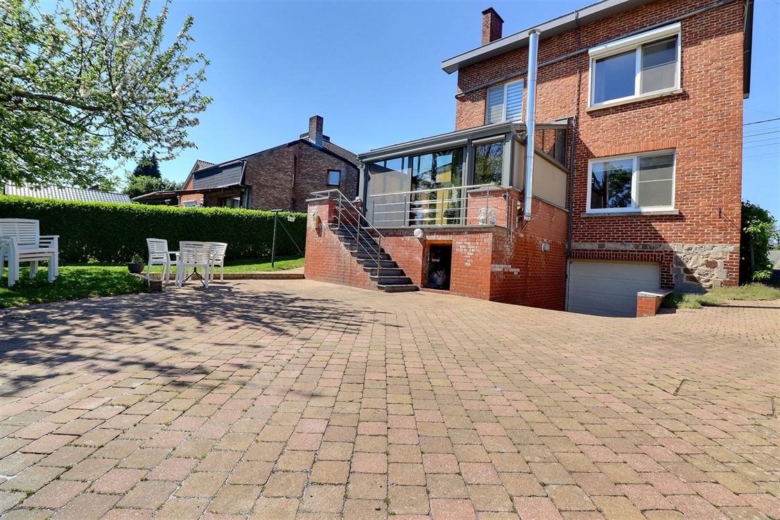 Villa/maison/ferme à BOUGE (5 chambres)