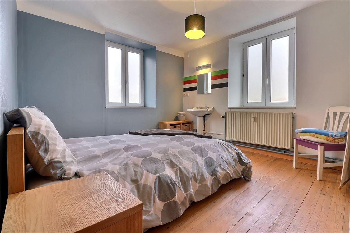 Villa/maison/ferme à ANNEVOIE-ROUILLON (18 chambres)