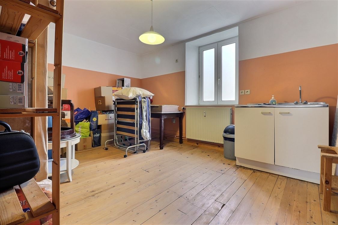 Villa/maison/ferme à ANNEVOIE-ROUILLON (18 chambres)