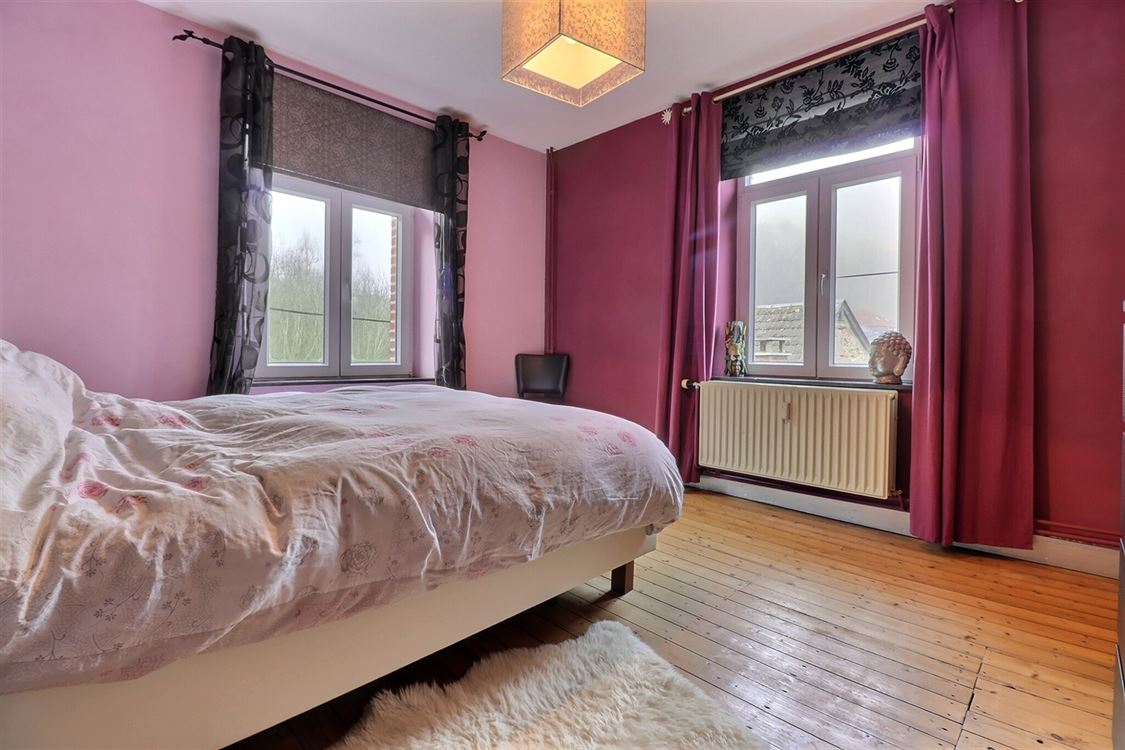 Villa/maison/ferme à ANNEVOIE-ROUILLON (18 chambres)