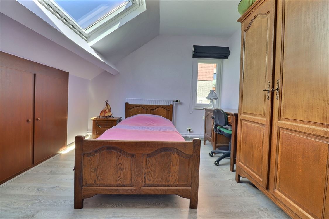 Villa/maison/ferme à BOUGE (5 chambres)