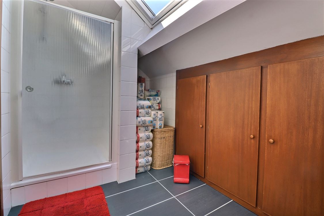 Villa/maison/ferme à BOUGE (5 chambres)