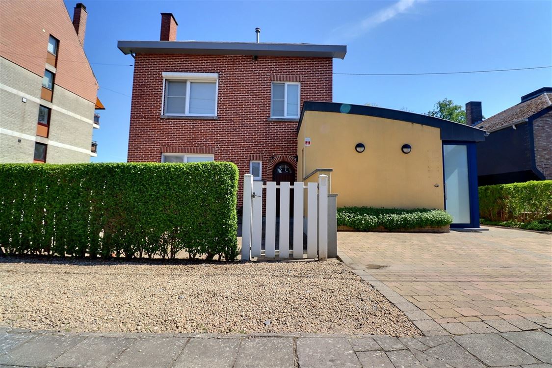 Villa/maison/ferme à BOUGE (5 chambres)