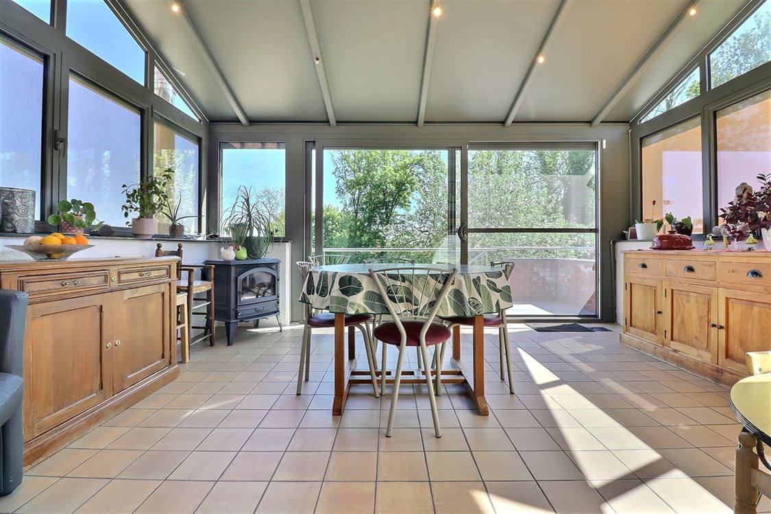 Villa/maison/ferme à BOUGE (5 chambres)