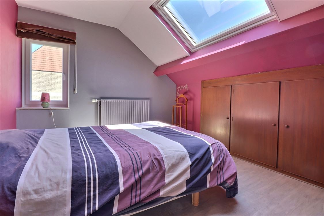 Villa/maison/ferme à BOUGE (5 chambres)