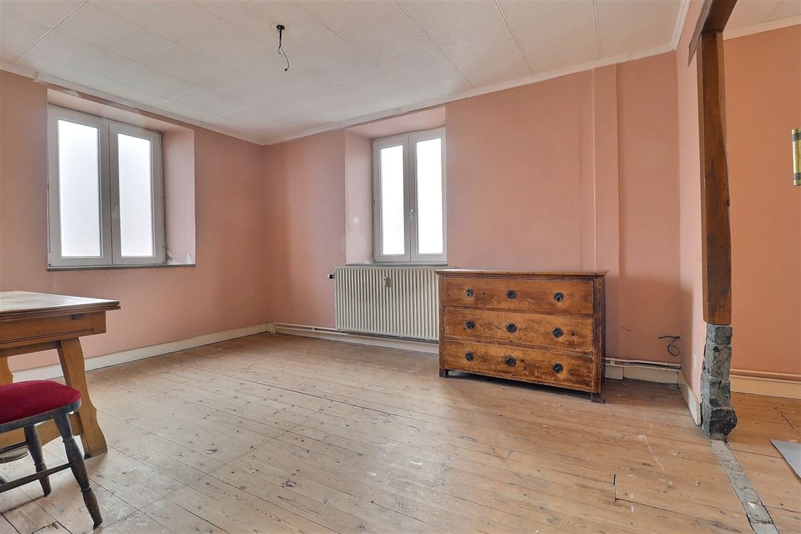 Villa/maison/ferme à ANNEVOIE-ROUILLON (18 chambres)