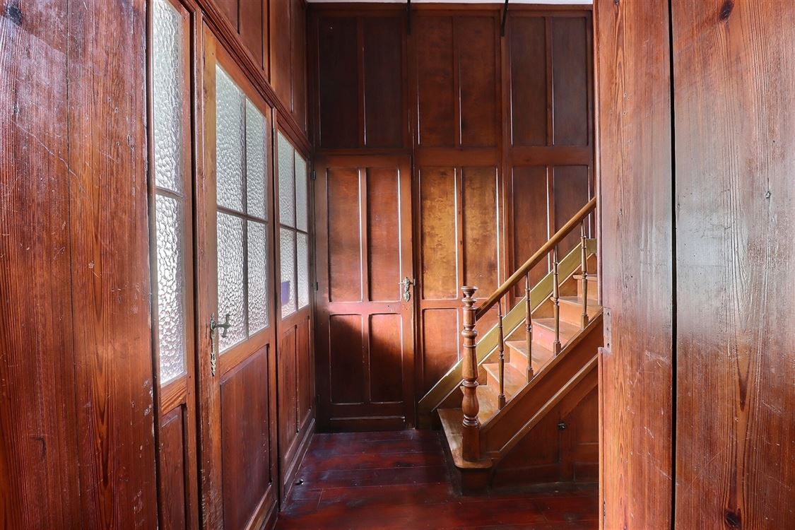 Villa/maison/ferme à ANNEVOIE-ROUILLON (18 chambres)