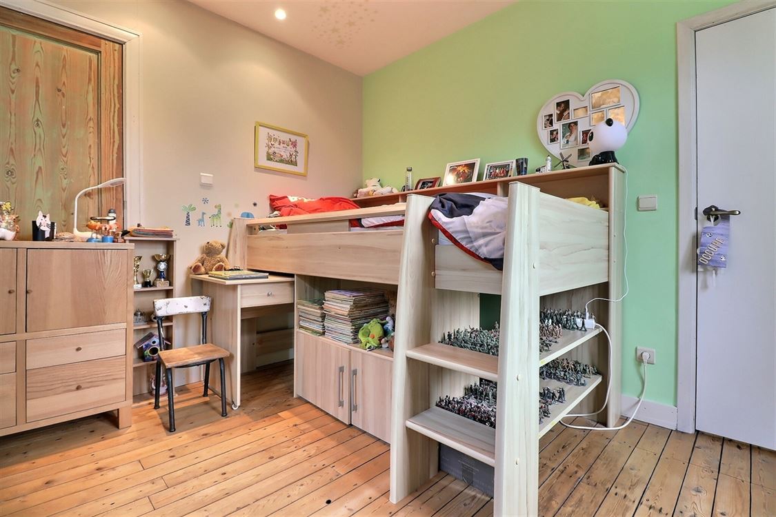 Villa/maison/ferme à ANNEVOIE-ROUILLON (18 chambres)