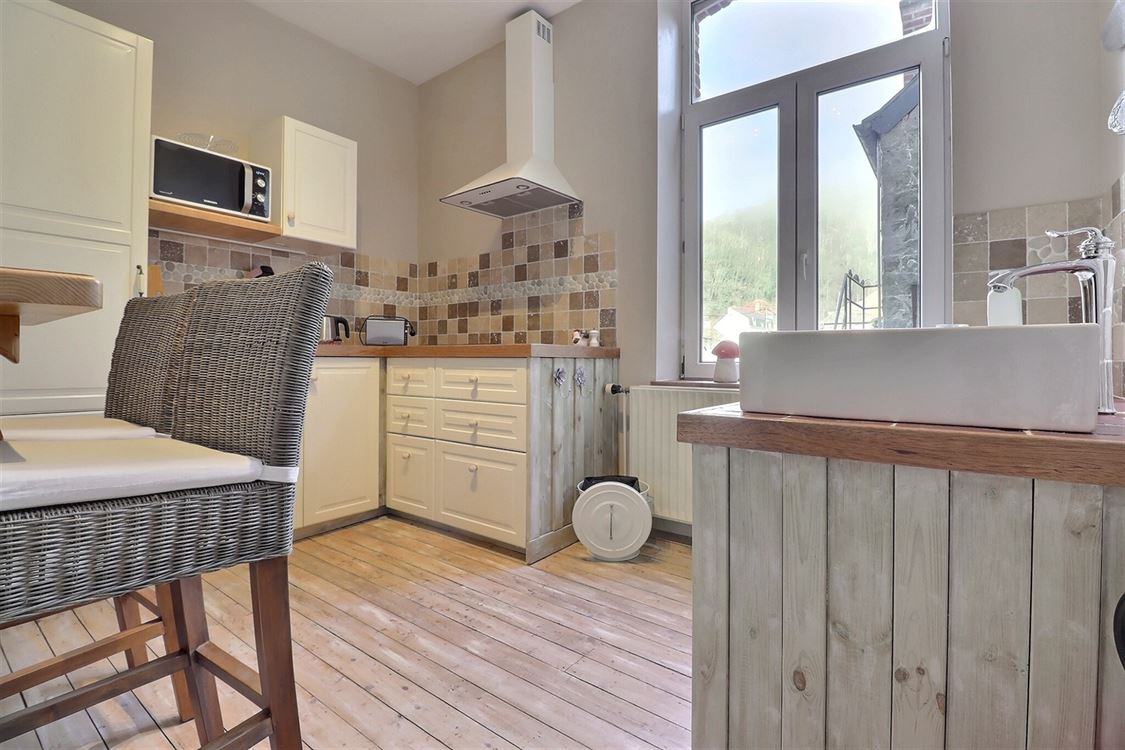 Villa/maison/ferme à ANNEVOIE-ROUILLON (18 chambres)