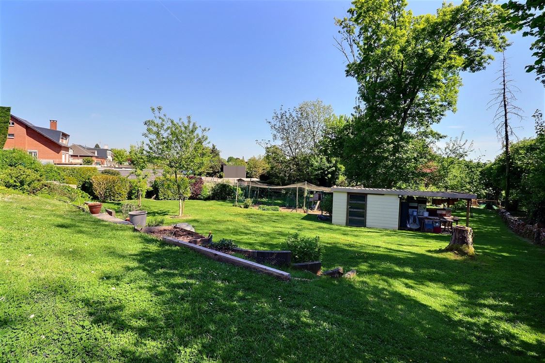 Villa/maison/ferme à BOUGE (5 chambres)