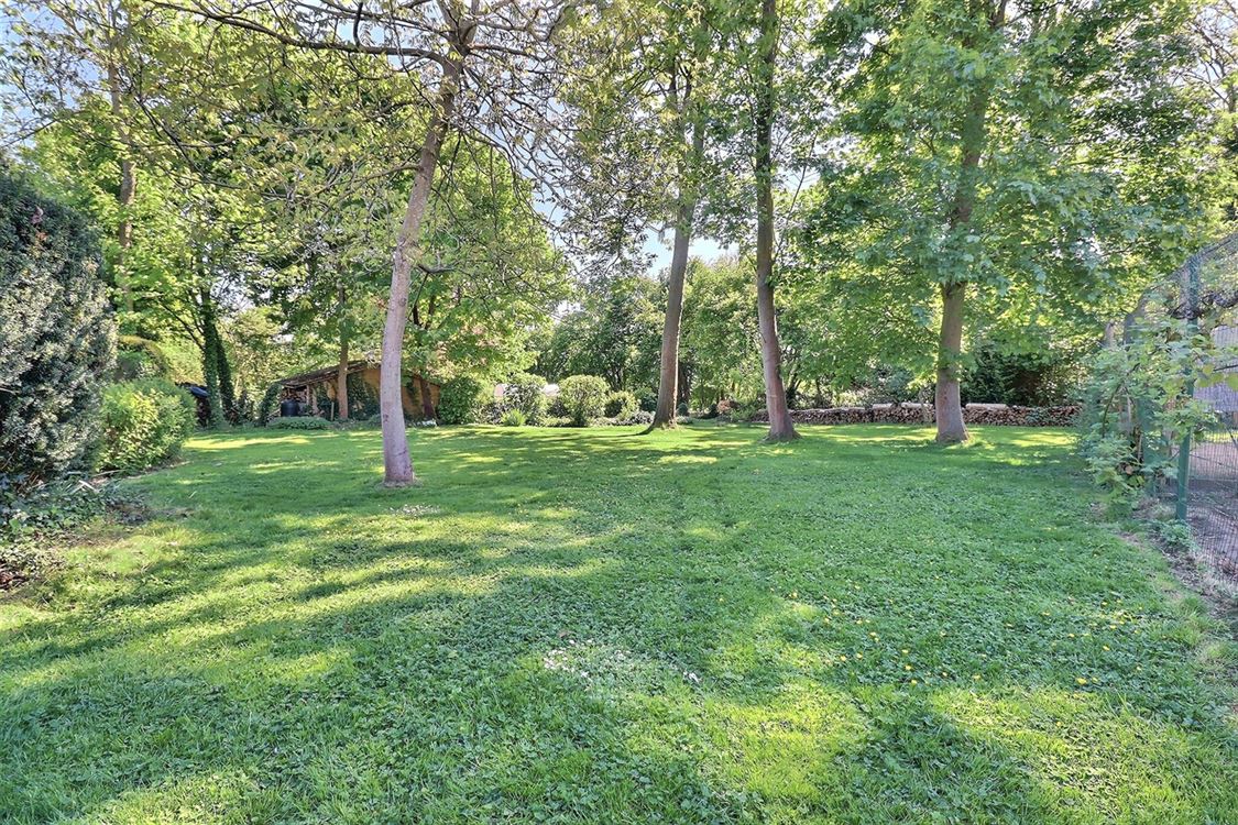 Villa/maison/ferme à BOUGE (5 chambres)