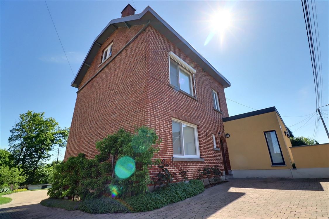 Villa/maison/ferme à BOUGE (5 chambres)