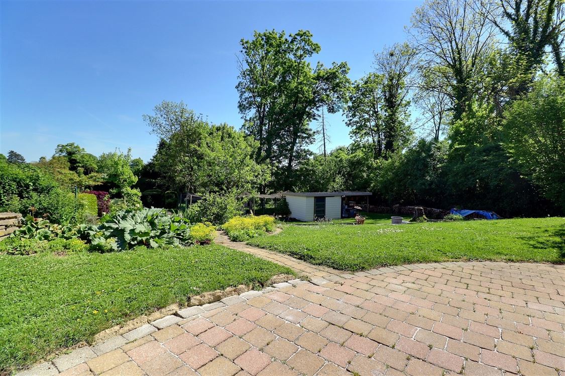 Villa/maison/ferme à BOUGE (5 chambres)