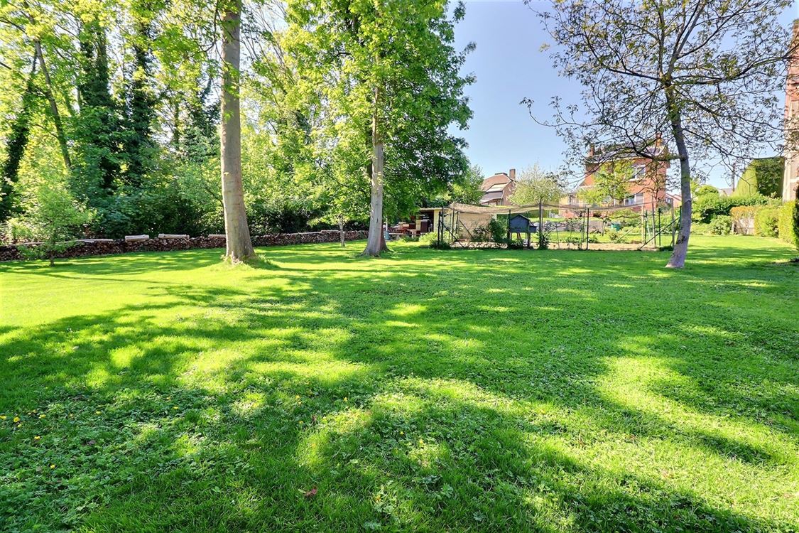 Villa/maison/ferme à BOUGE (5 chambres)