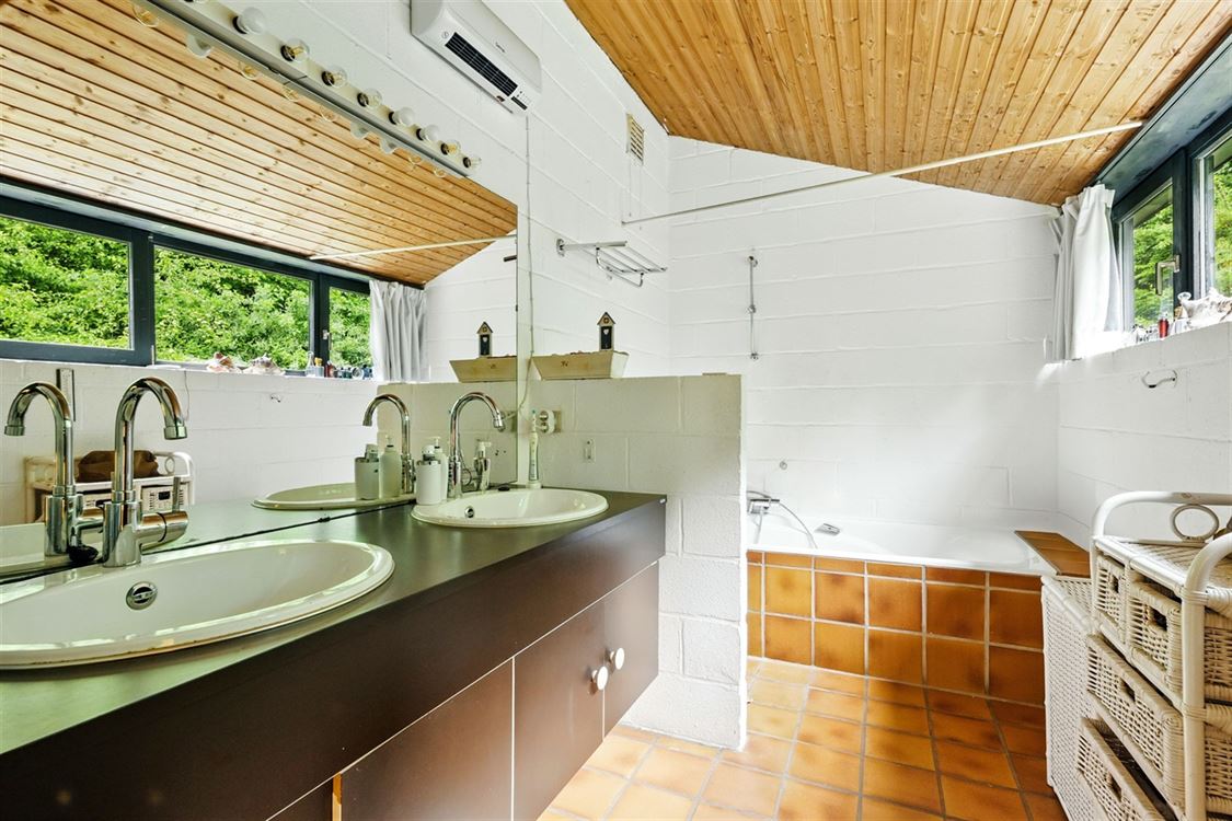 Villa/maison/ferme à DAVE (5 chambres)